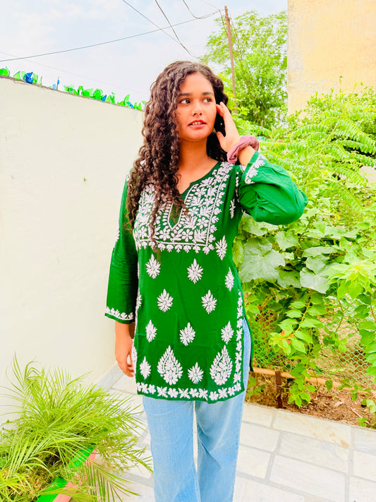 Dark Green Lakhnavi Chikankari Short Kurti – Pure Cotton with Elegant White Hand Embroidery ☘️