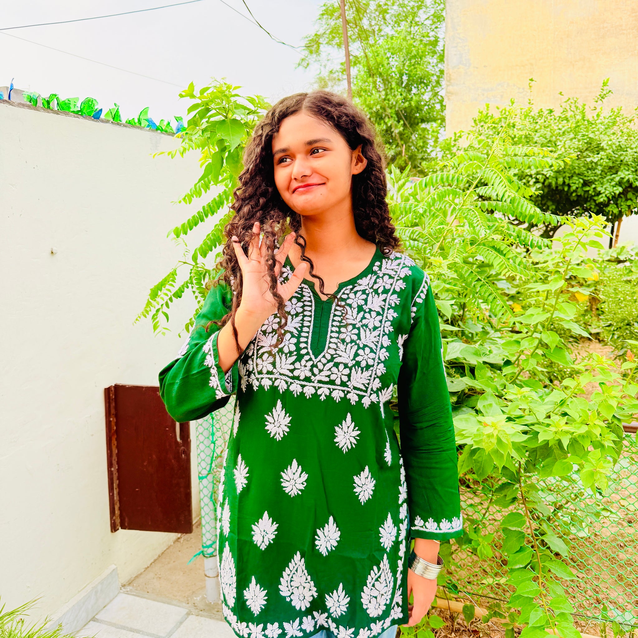 Dark Green Lakhnavi Chikankari Short Kurti – Pure Cotton with Elegant White Hand Embroidery ☘️