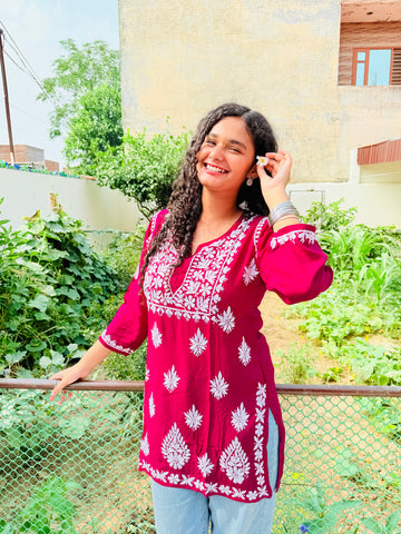 Rani Pink Lakhnavi Chikankari Short Kurti – Pure Cotton with Elegant White Hand Embroidery 🦚