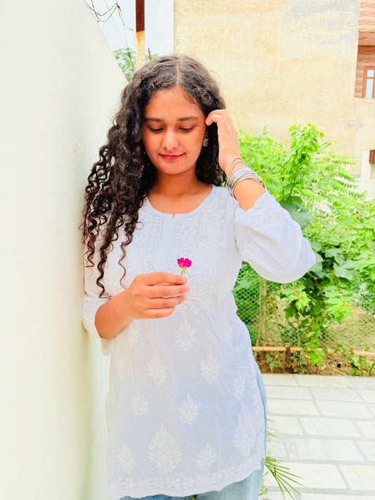 Classic White Lakhnavi Chikankari Short Kurti – 100% Handcrafted Elegance on Soft Cotton 🕊️