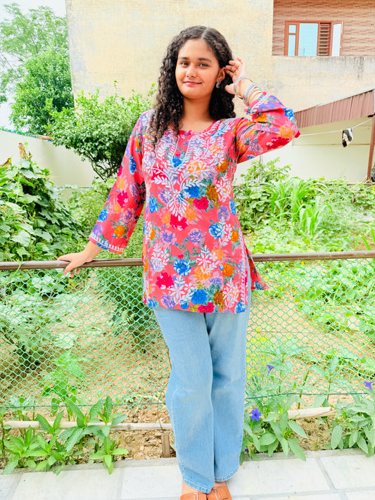 Rani Pink Lakhnavi Short Kurti – Handcrafted Chikankari Embroidery on Soft Rayon 💕