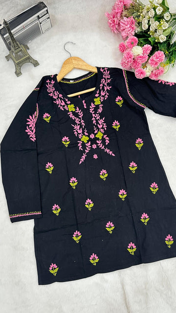Midnight Blossom Kurti 🌙🌸