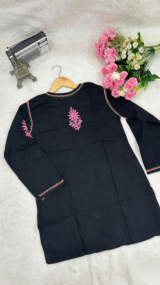 Midnight Blossom Kurti 🌙🌸